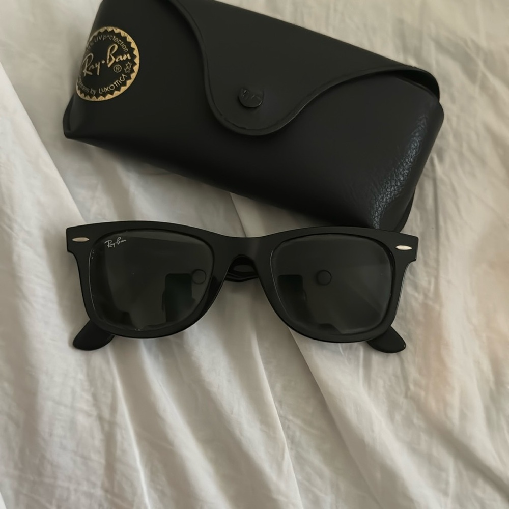 Ray-Ban Black Sunglasses